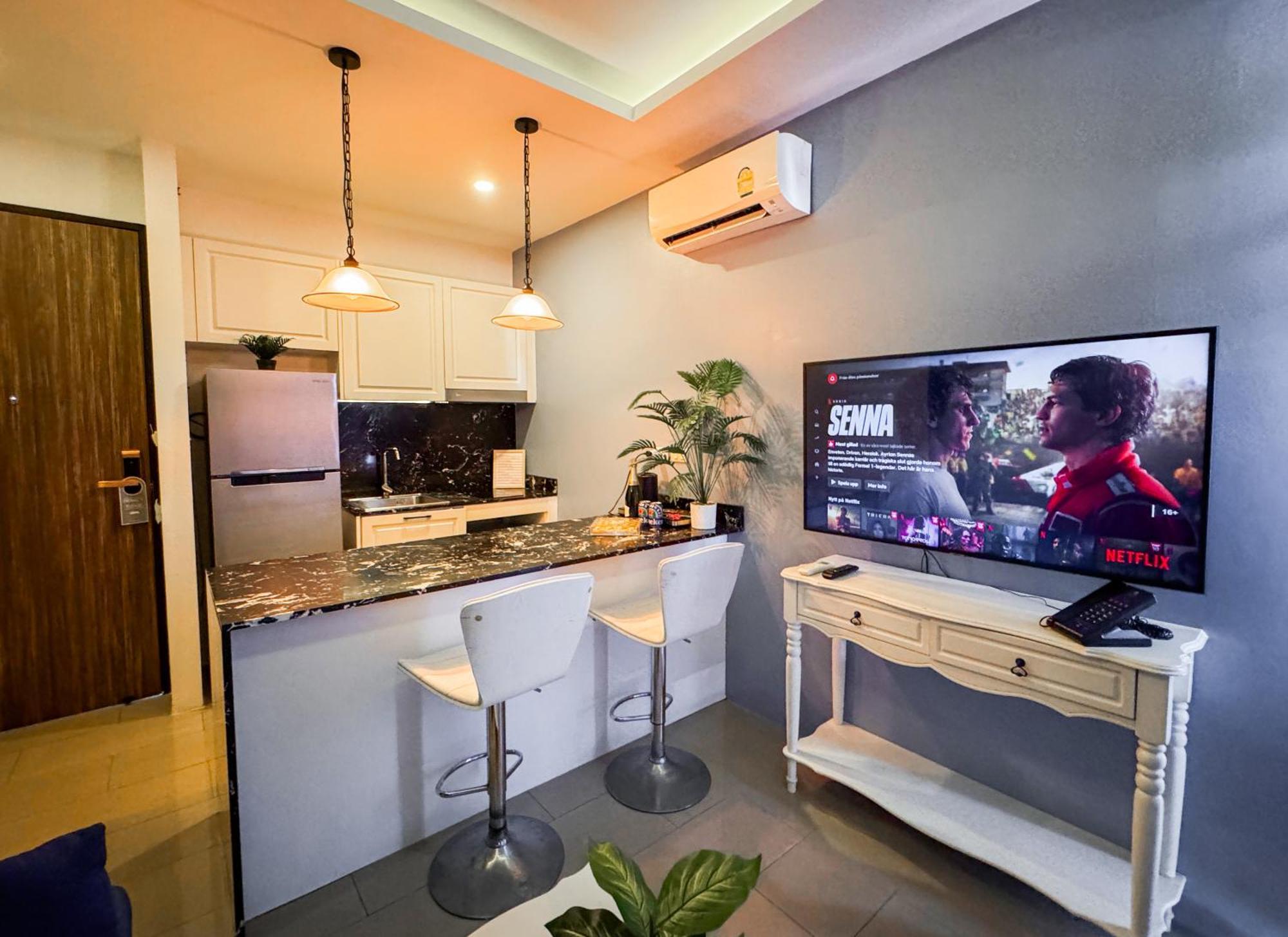 Cozy 1br With Big Balcony - 2 Pools & 5 Mins From Surin * Пхукет